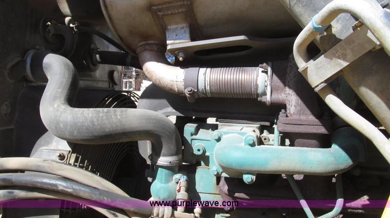 image for item G2282 2008 Volvo BL70 backhoe