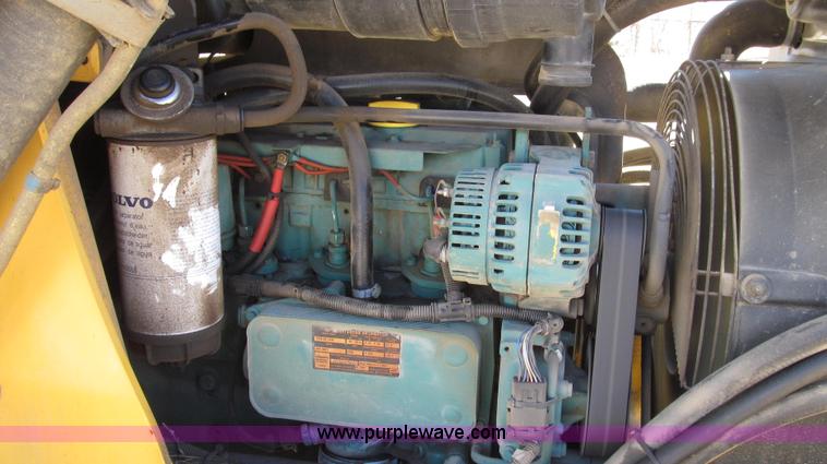 image for item G2282 2008 Volvo BL70 backhoe