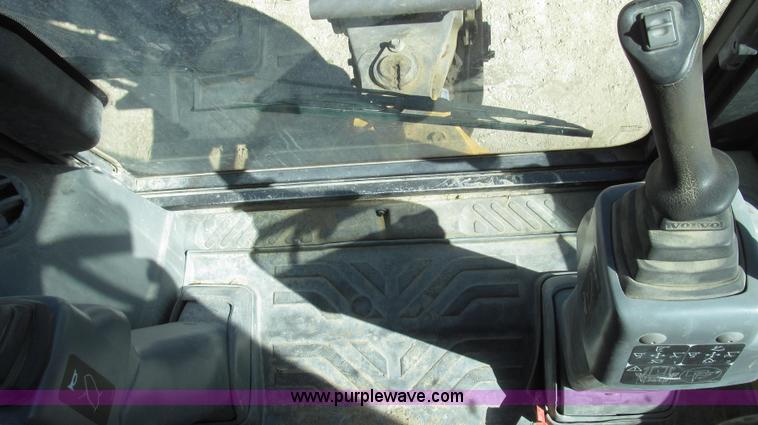 image for item G2282 2008 Volvo BL70 backhoe