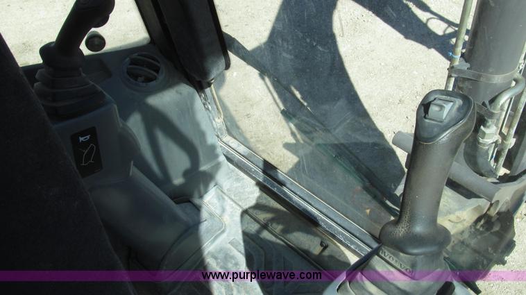 image for item G2282 2008 Volvo BL70 backhoe