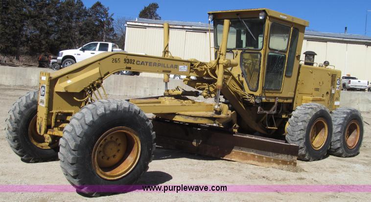 image for item G2283 1986 Caterpillar 140G motor grader