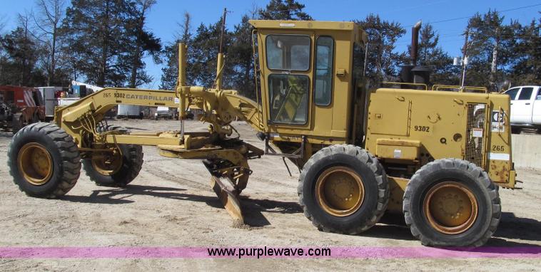 image for item G2283 1986 Caterpillar 140G motor grader