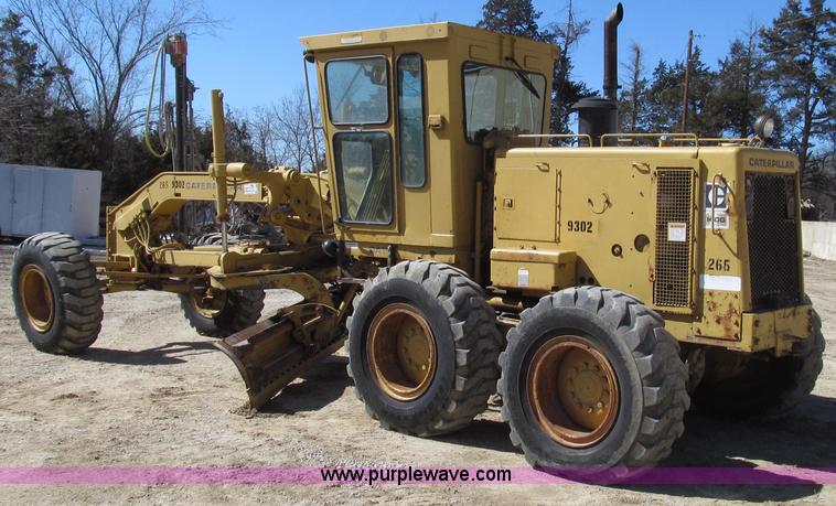 image for item G2283 1986 Caterpillar 140G motor grader