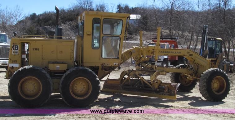 image for item G2283 1986 Caterpillar 140G motor grader
