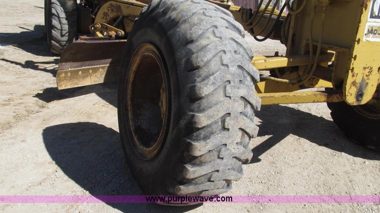 image for item G2283 1986 Caterpillar 140G motor grader