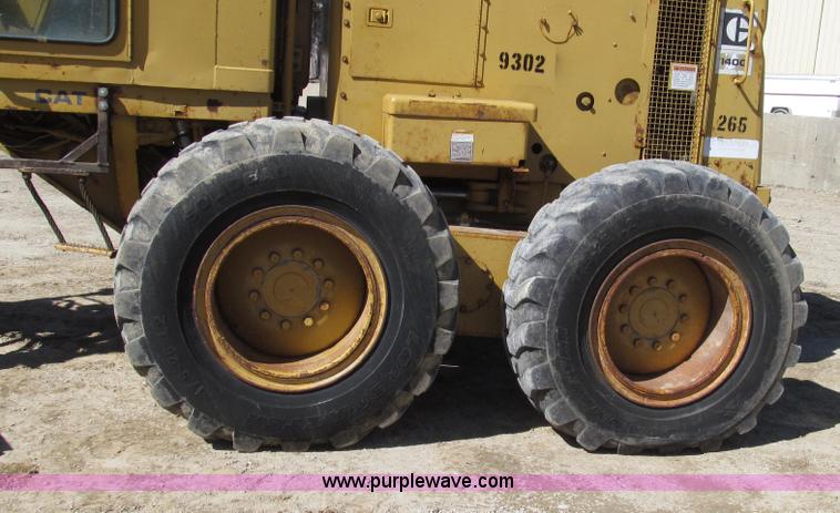 image for item G2283 1986 Caterpillar 140G motor grader