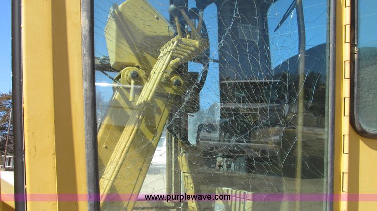 image for item G2283 1986 Caterpillar 140G motor grader