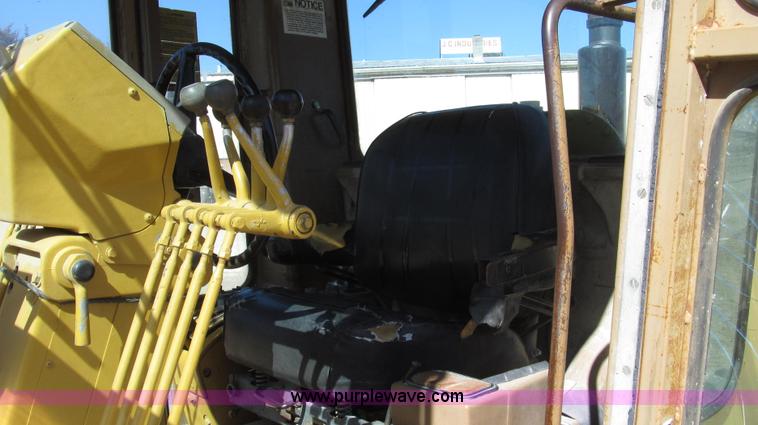 image for item G2283 1986 Caterpillar 140G motor grader