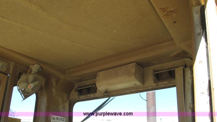 image for item G2283 1986 Caterpillar 140G motor grader