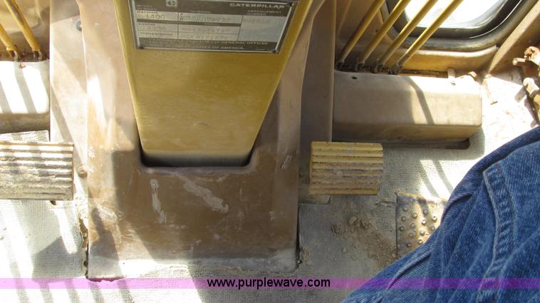 image for item G2283 1986 Caterpillar 140G motor grader