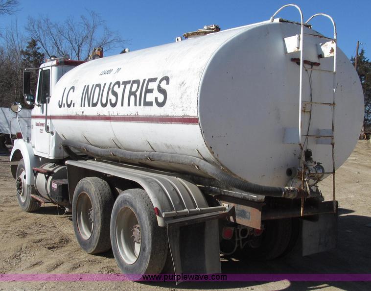 image for item G2287 1985 Volvo White WCS water truck