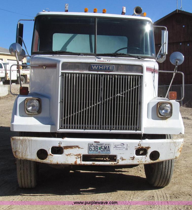 image for item G2287 1985 Volvo White WCS water truck