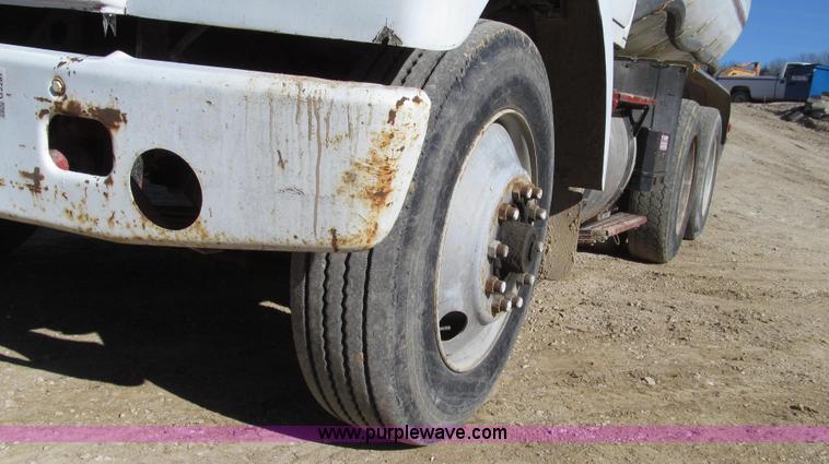 image for item G2287 1985 Volvo White WCS water truck