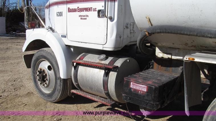 image for item G2287 1985 Volvo White WCS water truck