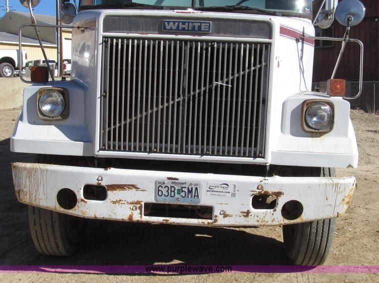 image for item G2287 1985 Volvo White WCS water truck