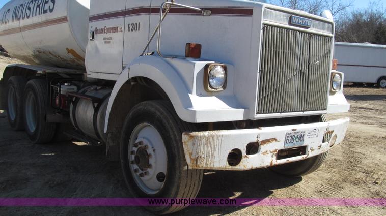 image for item G2287 1985 Volvo White WCS water truck