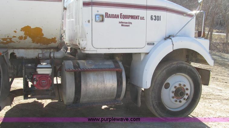 image for item G2287 1985 Volvo White WCS water truck