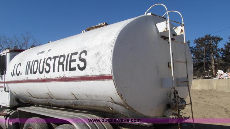 image for item G2287 1985 Volvo White WCS water truck