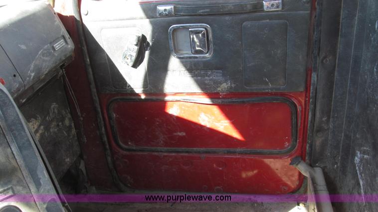 image for item G2287 1985 Volvo White WCS water truck