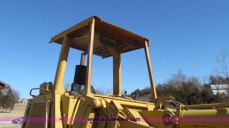 image for item G2291 1984 Caterpillar 963 LGP track loader