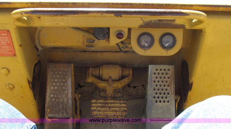 image for item G2291 1984 Caterpillar 963 LGP track loader