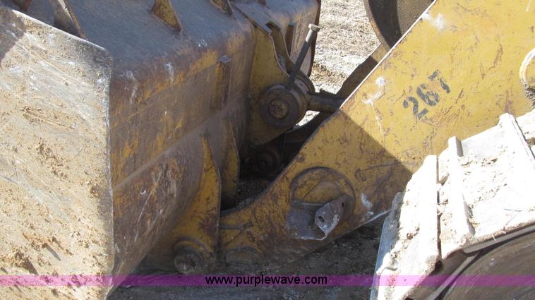 image for item G2293 1986 Caterpillar 963 track loader