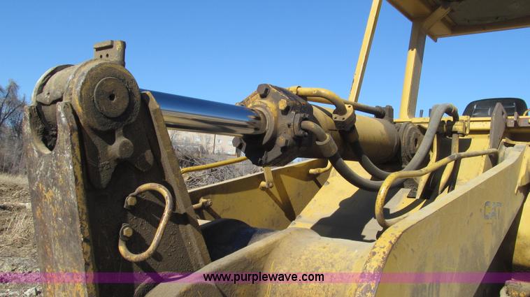 image for item G2293 1986 Caterpillar 963 track loader
