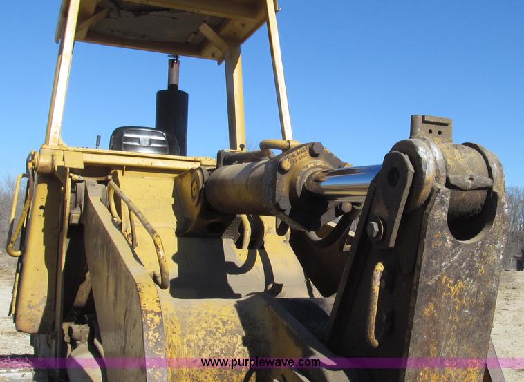 image for item G2293 1986 Caterpillar 963 track loader