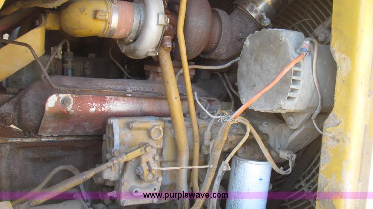 image for item G2293 1986 Caterpillar 963 track loader