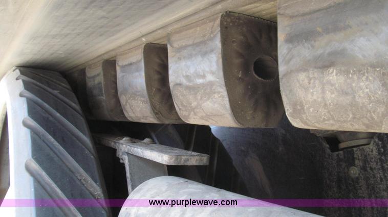 image for item G2319 2011 Caterpillar Challenger MT755C tractor