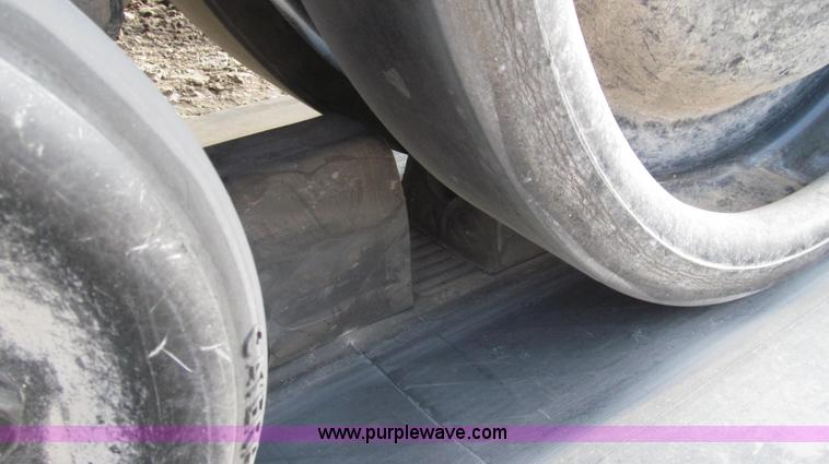 image for item G2319 2011 Caterpillar Challenger MT755C tractor