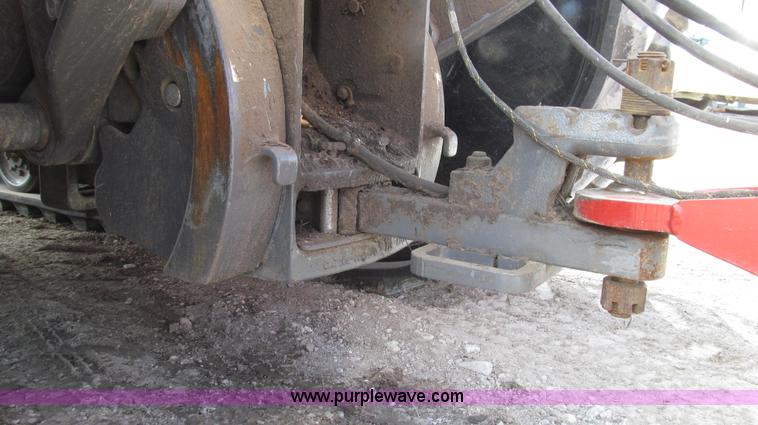 image for item G2319 2011 Caterpillar Challenger MT755C tractor