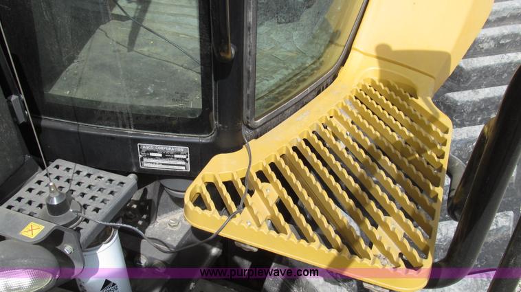 image for item G2319 2011 Caterpillar Challenger MT755C tractor