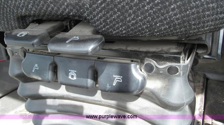 image for item G2319 2011 Caterpillar Challenger MT755C tractor