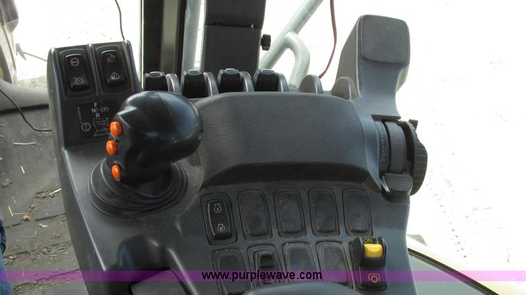 image for item G2319 2011 Caterpillar Challenger MT755C tractor