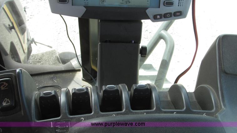 image for item G2319 2011 Caterpillar Challenger MT755C tractor