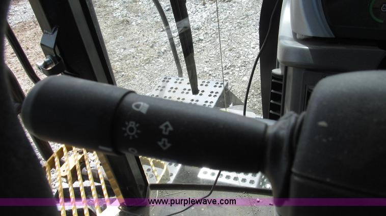 image for item G2319 2011 Caterpillar Challenger MT755C tractor