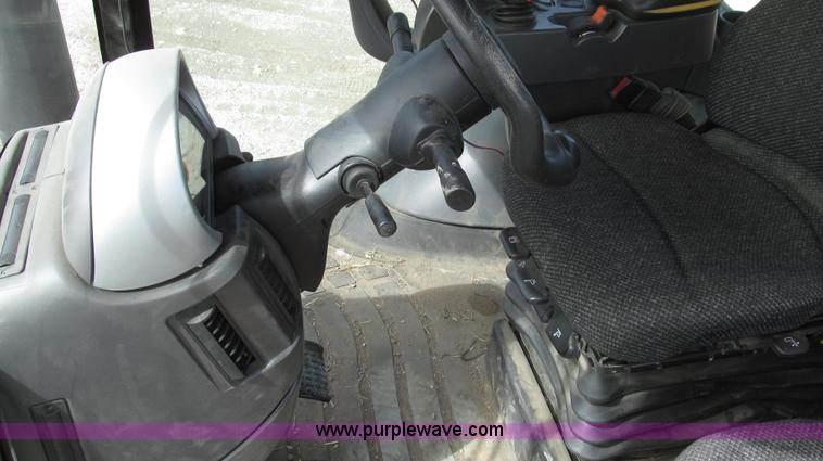 image for item G2319 2011 Caterpillar Challenger MT755C tractor