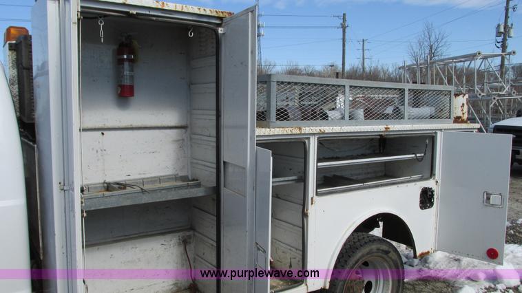 image for item G9158 1999 Ford F550 service truck