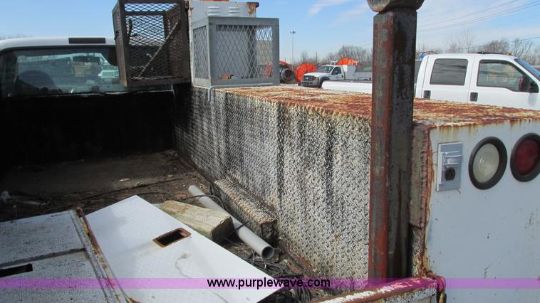 image for item G9158 1999 Ford F550 service truck