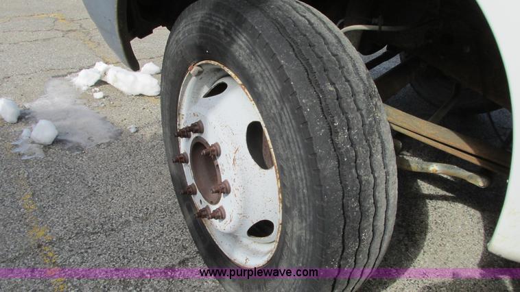 image for item G9158 1999 Ford F550 service truck