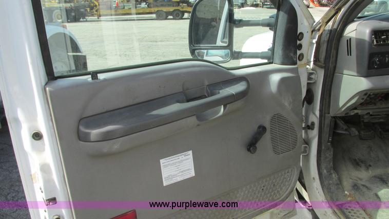 image for item G9158 1999 Ford F550 service truck