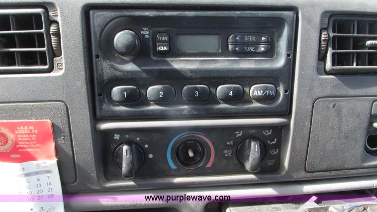 image for item G9158 1999 Ford F550 service truck