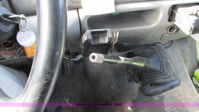 image for item G9158 1999 Ford F550 service truck