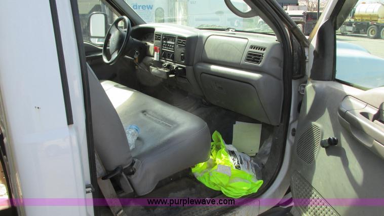 image for item G9158 1999 Ford F550 service truck