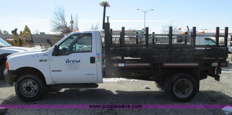image for item G9159 1999 Ford F550 flatbed truck