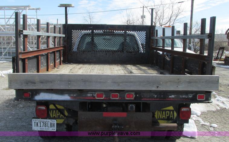 image for item G9159 1999 Ford F550 flatbed truck