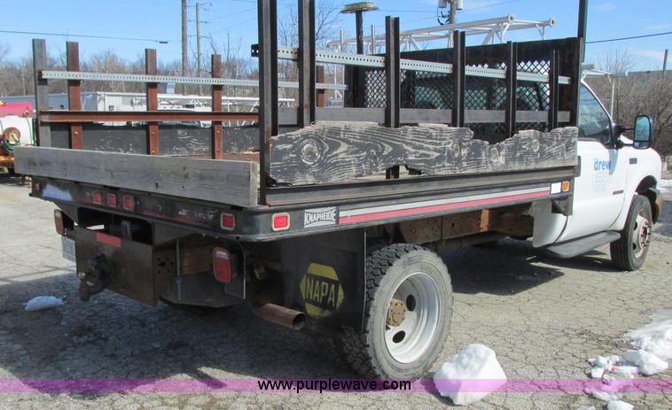 image for item G9159 1999 Ford F550 flatbed truck