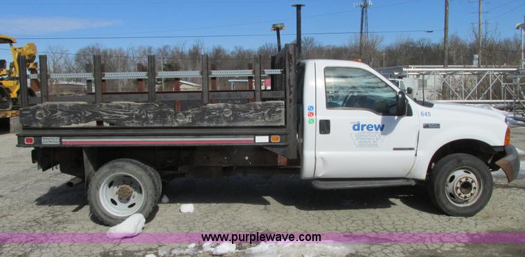 image for item G9159 1999 Ford F550 flatbed truck
