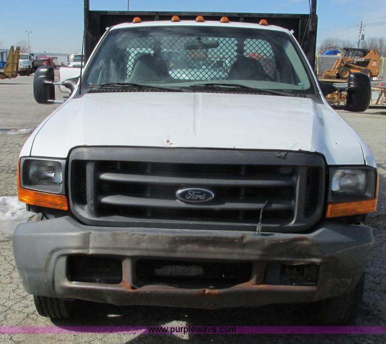 image for item G9159 1999 Ford F550 flatbed truck
